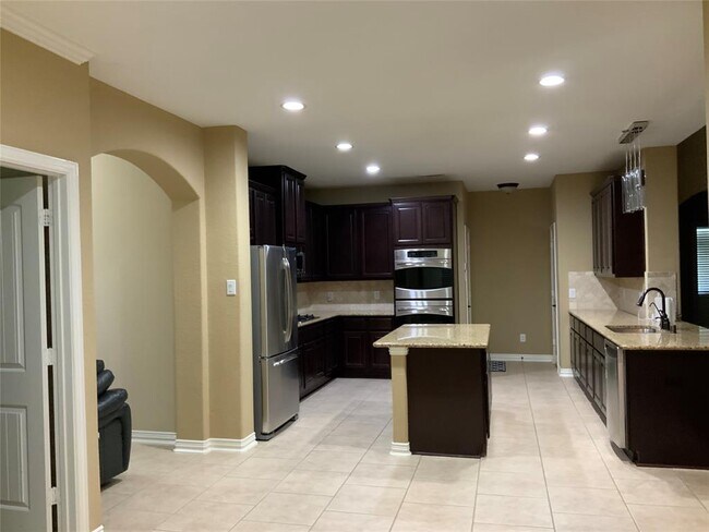 Building Photo - 102 Arbor Hill Ct