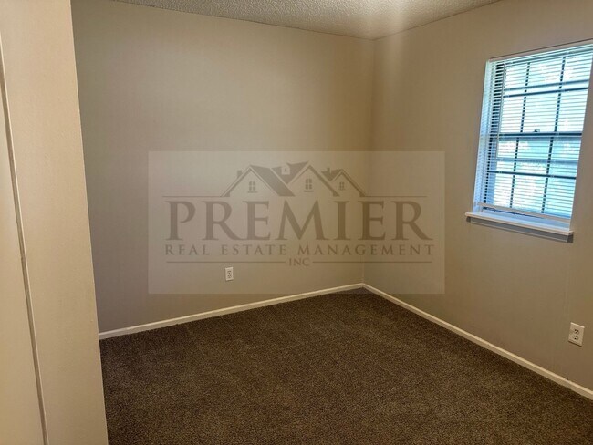 Building Photo - 240 W Kump Ave