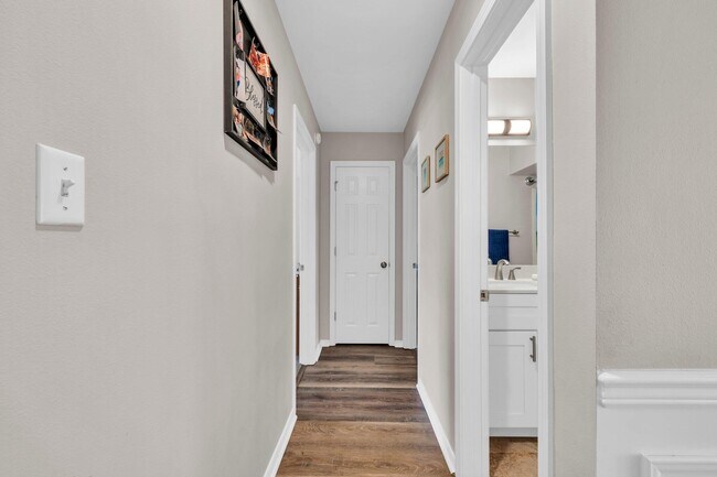 Building Photo - 4559 Castlewood Ln