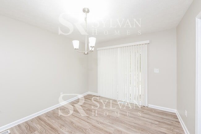 Building Photo - Prepare to fall in love with this 4 bedroom, 3.5 bathroom home