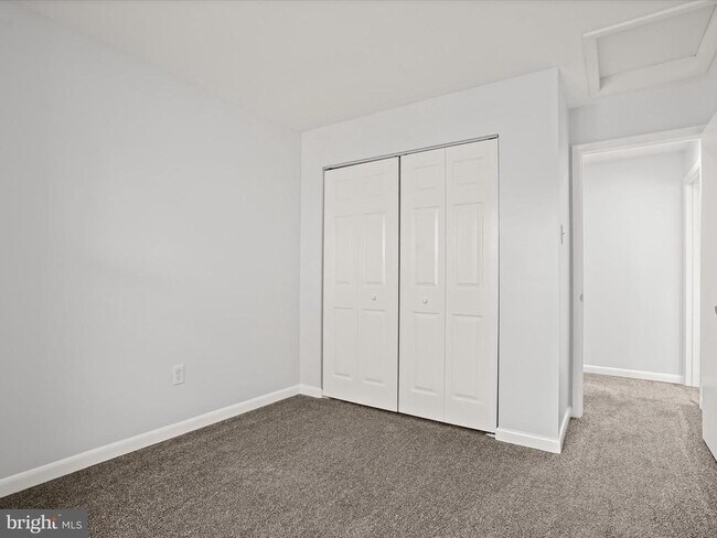 Building Photo - 8823 Rusland Ct