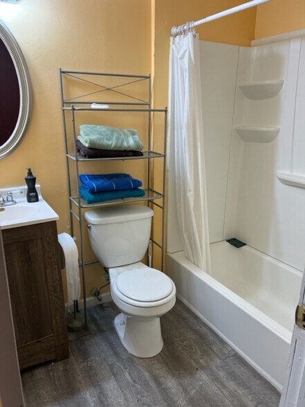 Building Photo - 3040 Park Ave