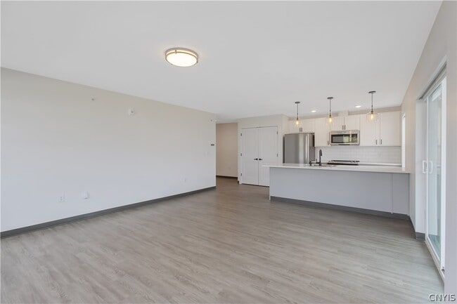 Building Photo - 16 Loso Dr