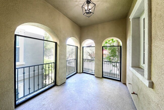 Building Photo - Three bedroom located in Newport Coast com...