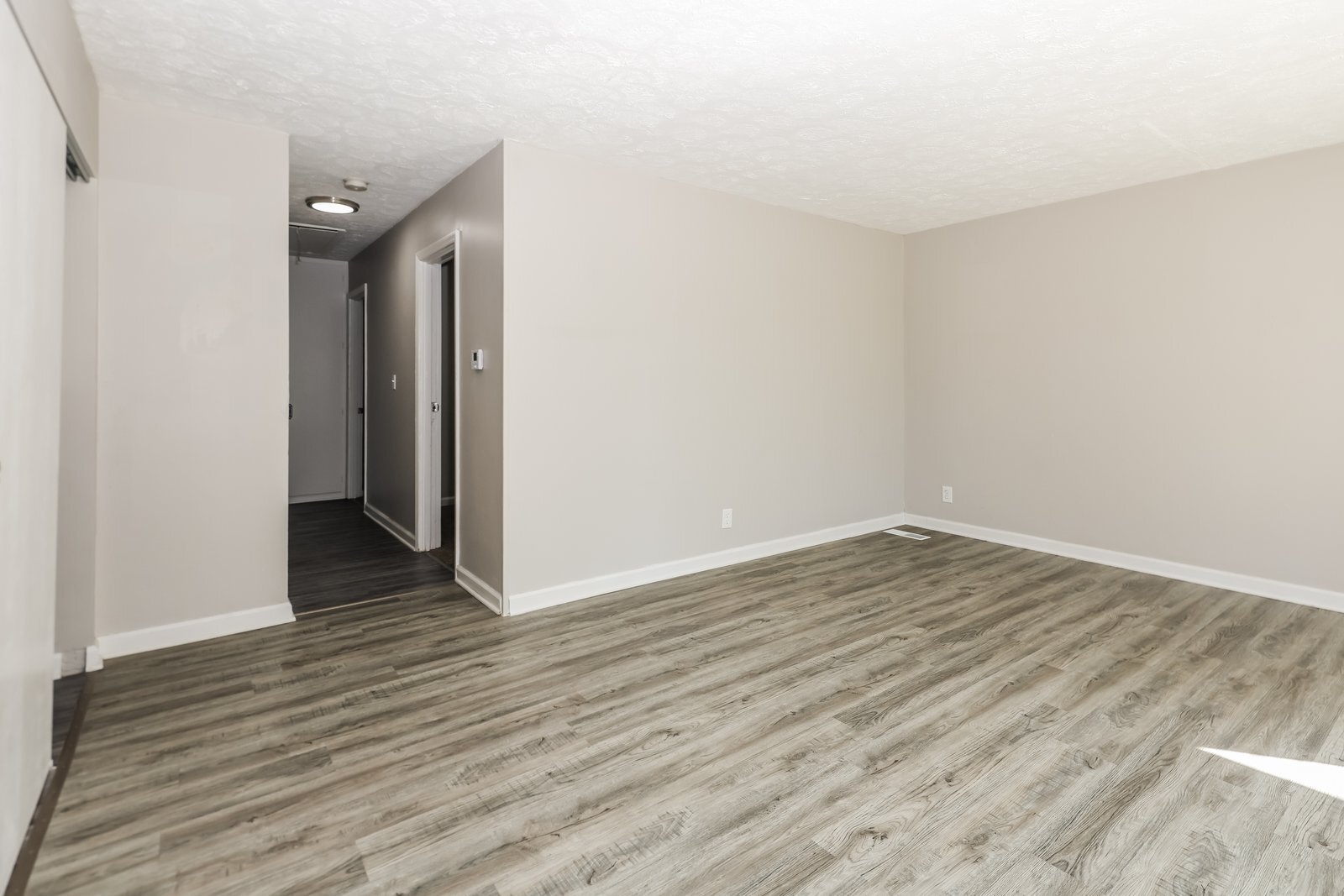 Building Photo - 3907 Larkspur Dr