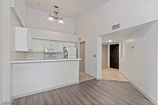 Primary Photo - 4113 Residence Drive