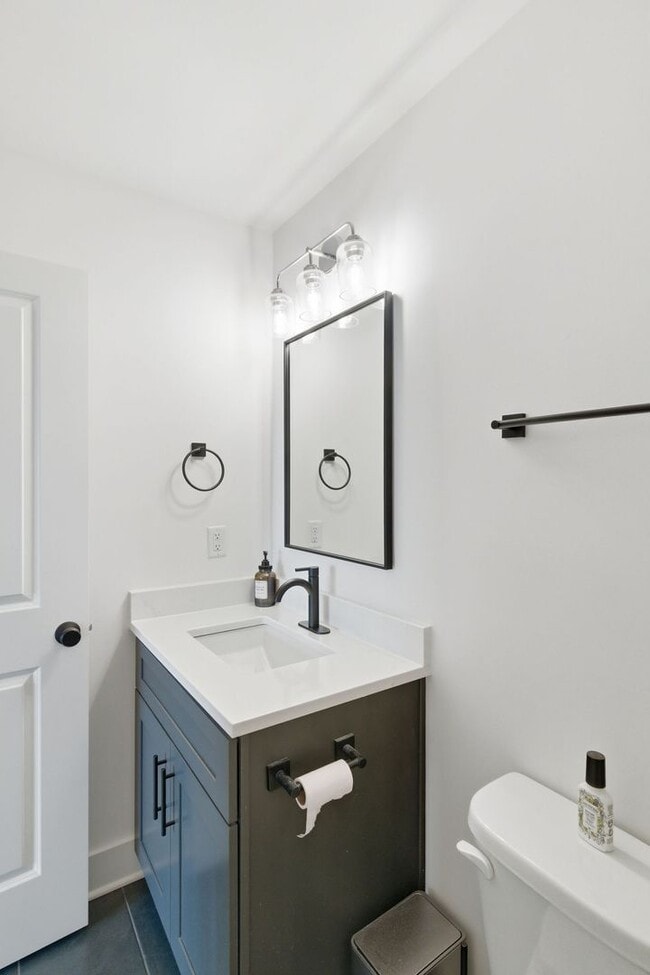 Building Photo - Modern Townhome in Madison