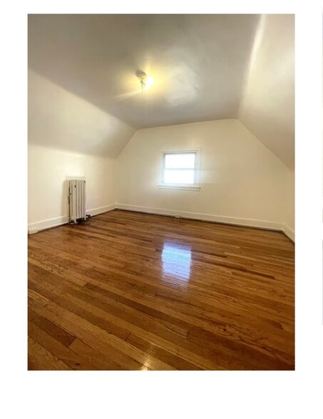 Building Photo - 3338 Bainbridge Ave