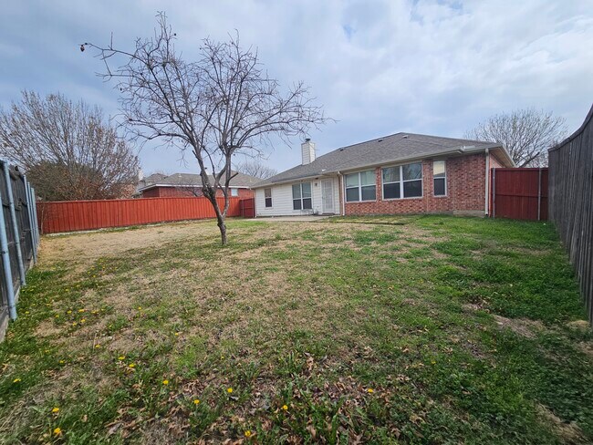 Building Photo - 3516 Valley Forge Dr