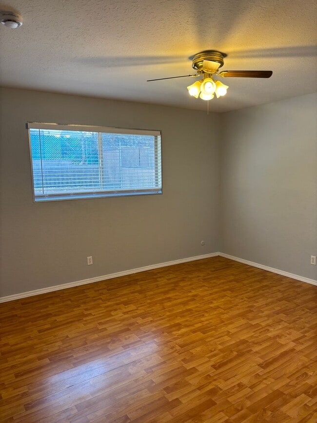 Building Photo - Foothills beauty! Must see!