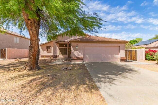 Primary Photo - **BEAUTIFUL & SPACIOUS 3 BEDROOM/2 BATHROO...