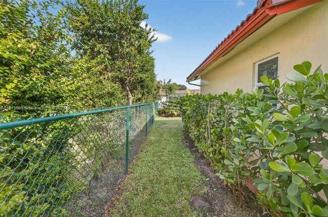 Building Photo - 11301 NW 39th St