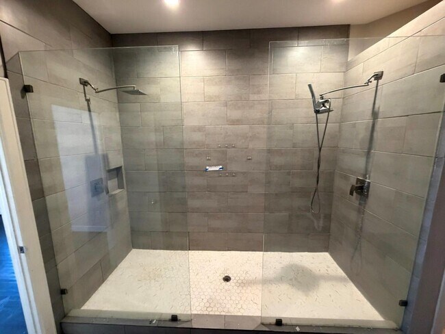 Building Photo - 2710 Hullsmith Dr