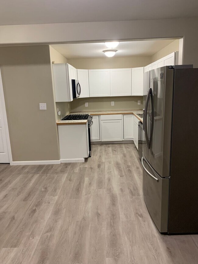 Building Photo - 1568 N Williwaw Way