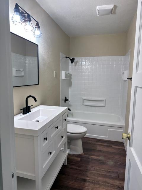 Building Photo - 1042 7th St NW