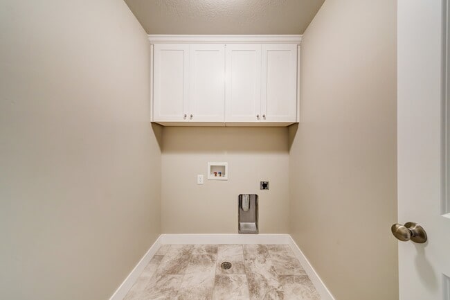 Building Photo - 4415 W Glendon Dr