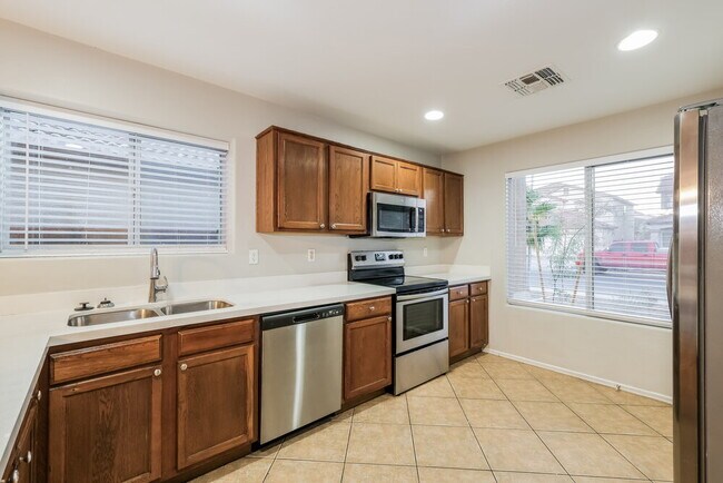 Building Photo - 9132 W Cordes Rd