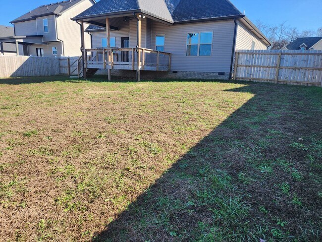 Building Photo - Luxury Home