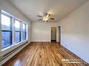 Building Photo - 1 bedroom in CHICAGO IL 60613