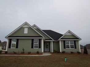 Building Photo - Charming 3-Bedroom Home with Modern Amenit...