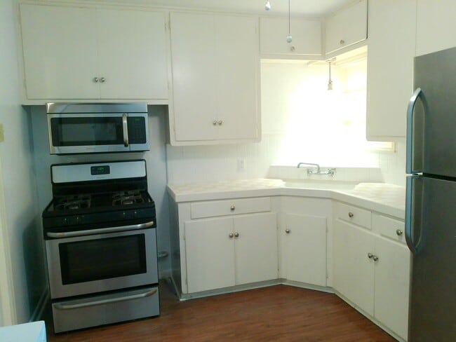 Building Photo - 1017 Sorrell St