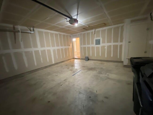 Building Photo - 132 Dove Song Dr