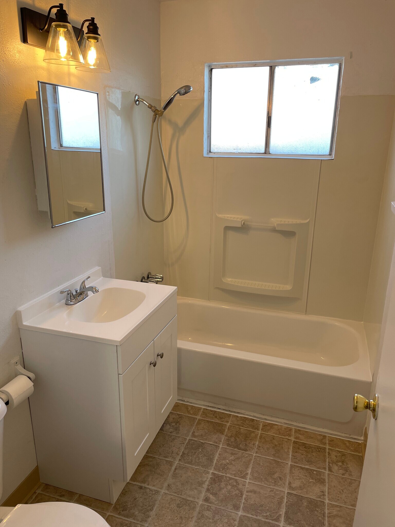 Building Photo - 485 Mill St