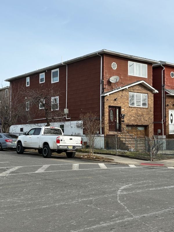 Building Photo - 600 Bergen St
