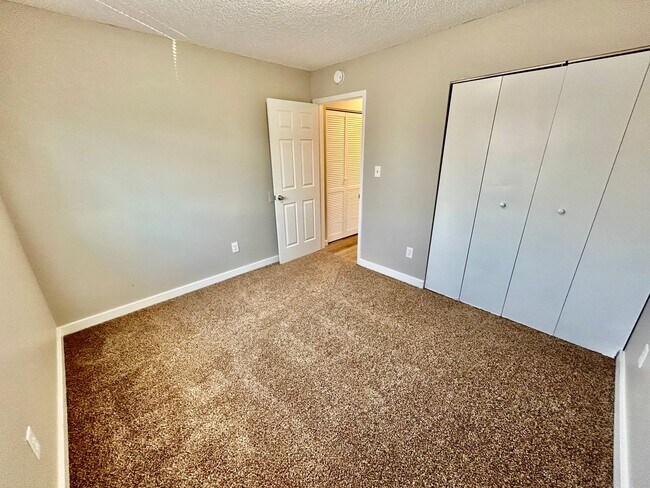 Building Photo - 1059 Mazatlan Cir