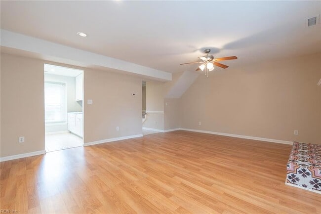 Building Photo - 420 Rennie Ct