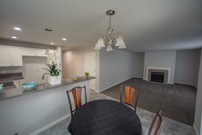 Building Photo - 16832 NW Oak Creek Dr