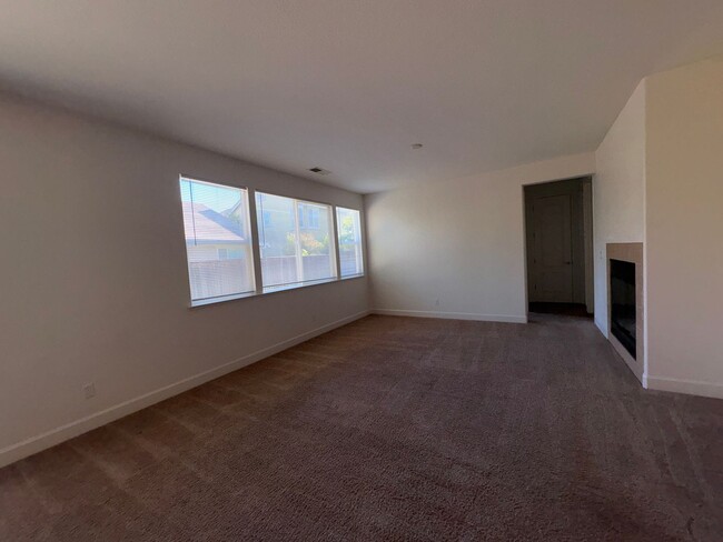 Building Photo - 100 Mt Adams Cir