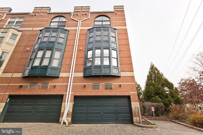 Building Photo - 1612 N Rhodes St