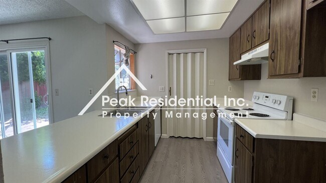 Building Photo - 3 br, 2 bath House - 5912 Birchglade Way