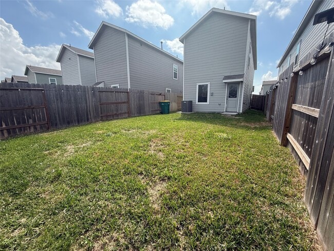 Building Photo - 21511 Carosella Dr