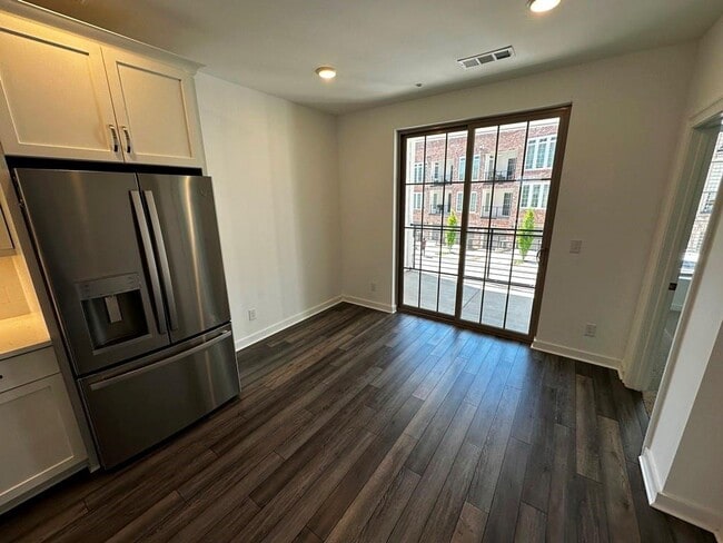 Building Photo - 519 Burton Dr