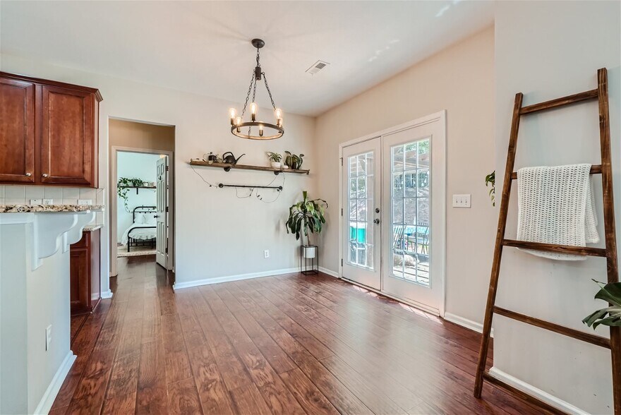 Building Photo - 13165 Wilburn Park Ln