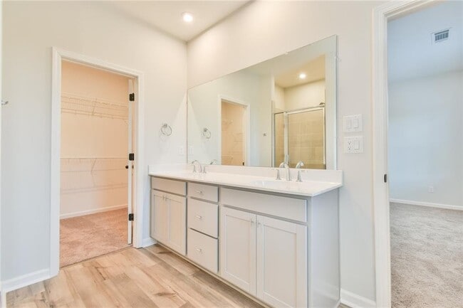 Building Photo - 2350 Whistler Wy NE