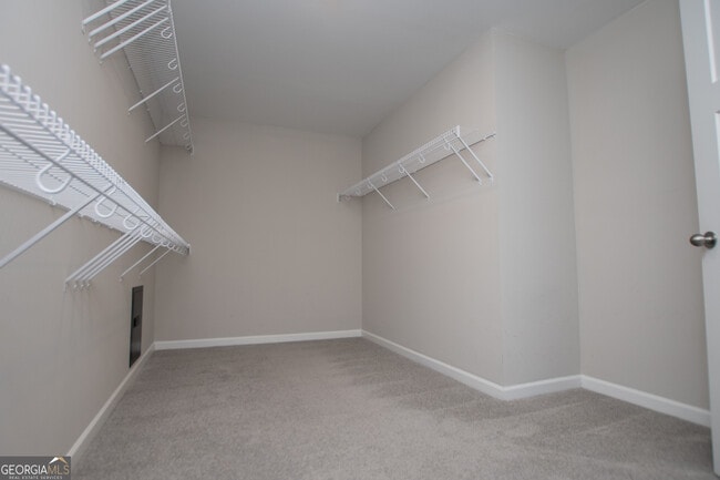 Building Photo - 132 Springwood Dr