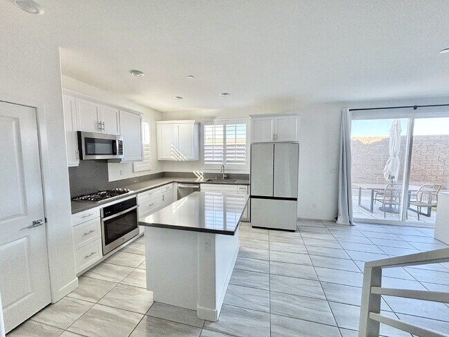 Building Photo - 4 Bedrooms in University Park Available For Rent in January 2026