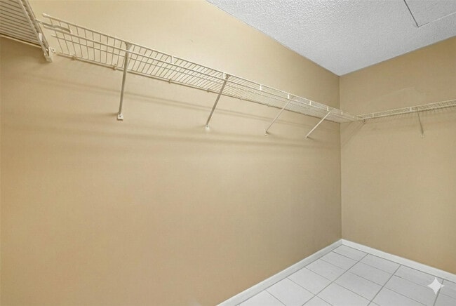 Building Photo - 901 SW 141st Ave