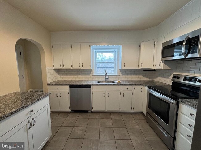 Building Photo - 345 Layfield Rd