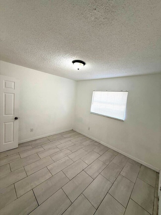 Building Photo - 2nd St