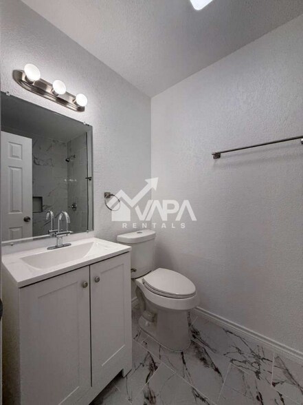 Building Photo - 222 Kerry Brook Dr