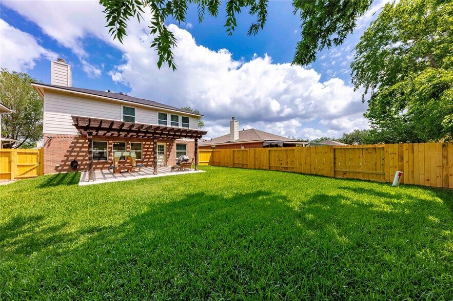 Building Photo - 13907 Bonnetbriar Ln