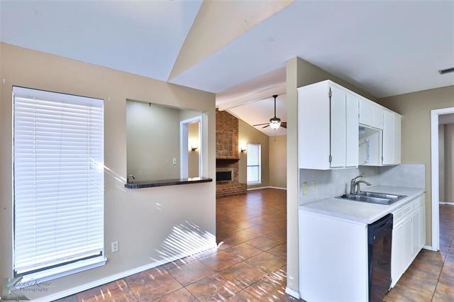 Building Photo - 4025 Inverrary Dr