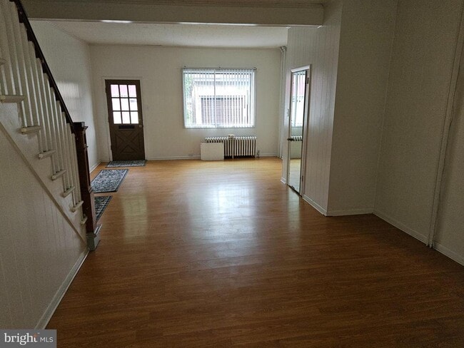 Building Photo - 257 W Rowe St