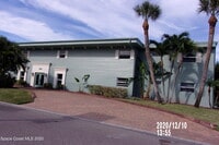 Building Photo - 220 Columbia Dr