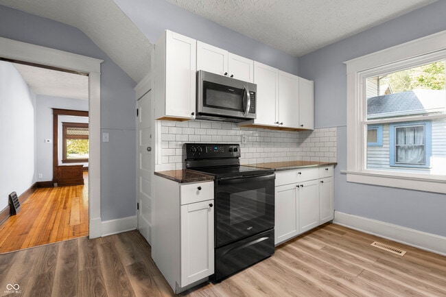 Building Photo - 2330 E 16th St