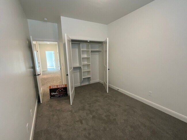 Building Photo - 4012 Burch Creek Dr